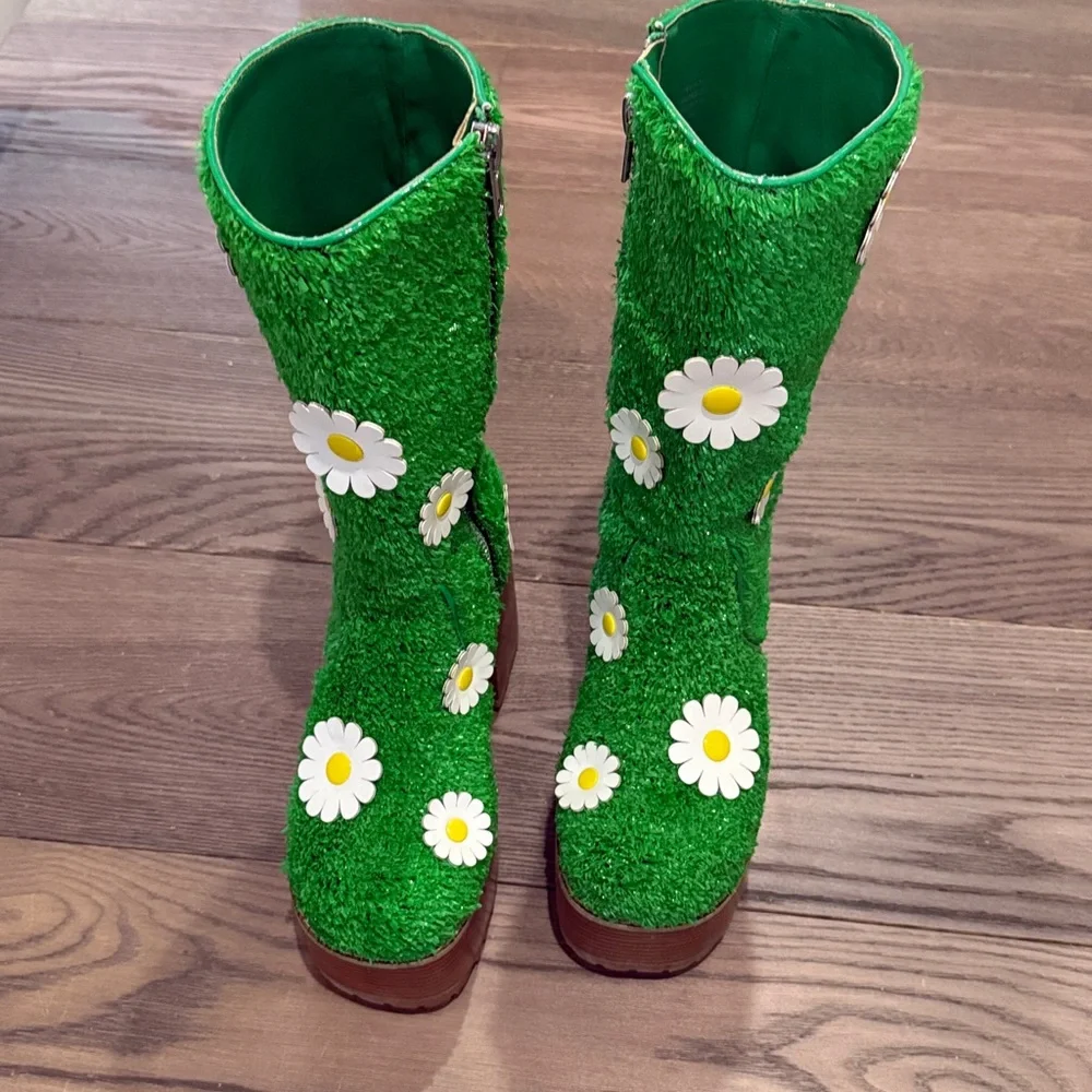 DOLLS KILL ALWAYS GREENER PLATFORM BOOTS SZ 9 Delia